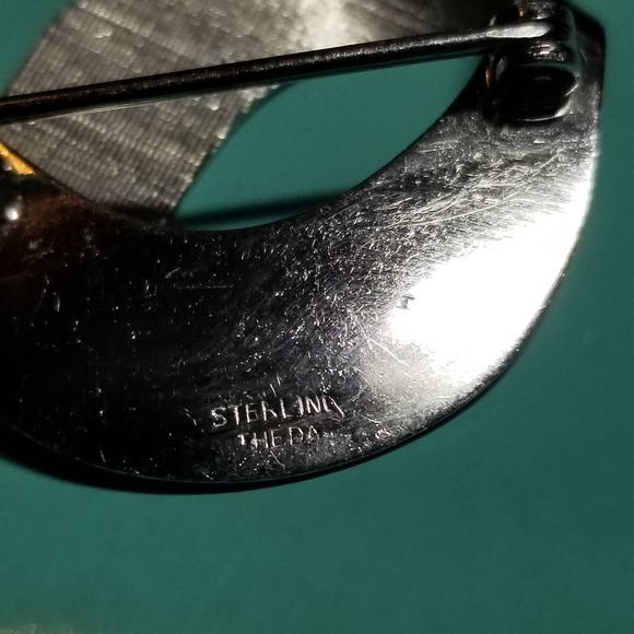 Vintage Theda Sterling Silver brooch loop 925 ribbon engraved textured pin - Picture 10 of 12